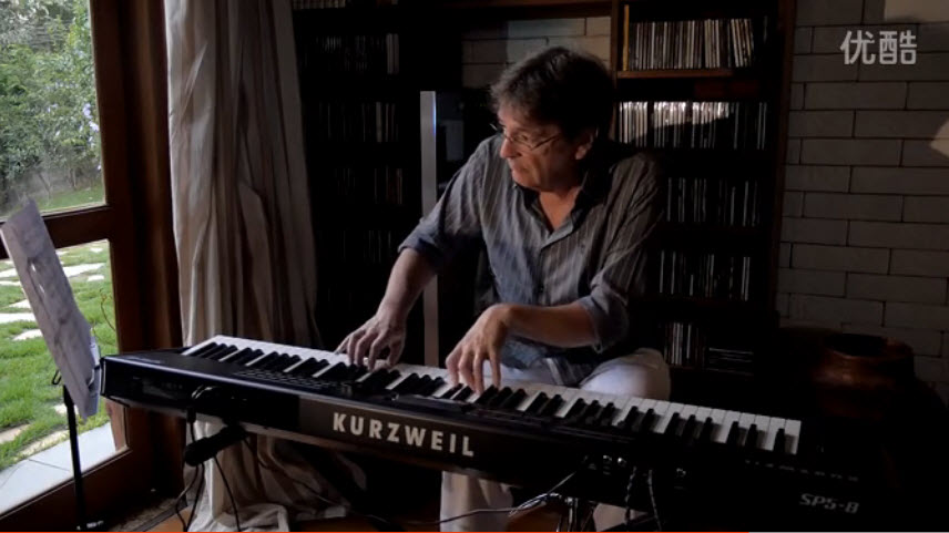 国外艺术家使用KURZWEIL（科兹威尔）SP5-8电钢琴感受（视频中字）