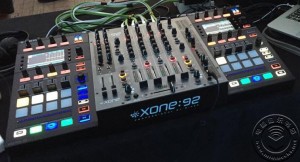 Native Instruments的最新DJ MIDI控制器Traktor Kontrol D2谍照透露